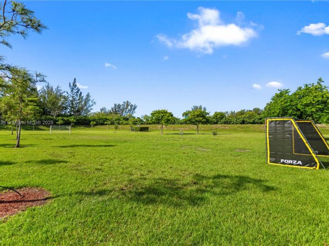 Продажа дома по адресу 19111 NE 8th Ct - фото 6284186