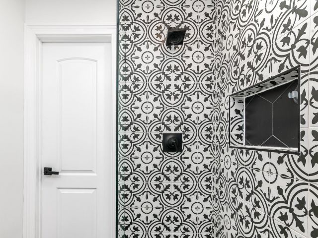 Продажа дома по адресу 713 NE 17th Rd - фото 6280477