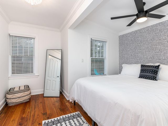 Продажа дома по адресу 713 NE 17th Rd - фото 6280482