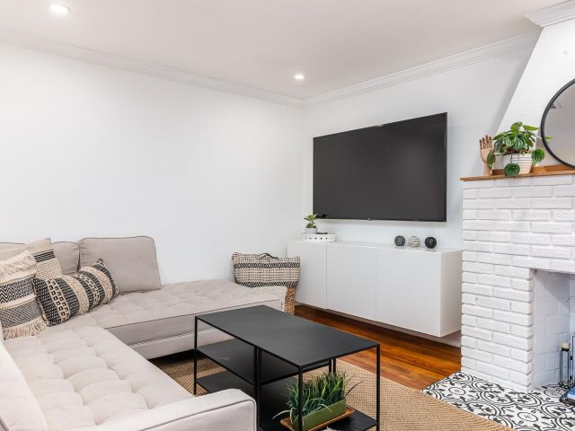 Продажа дома по адресу 713 NE 17th Rd - фото 6280484