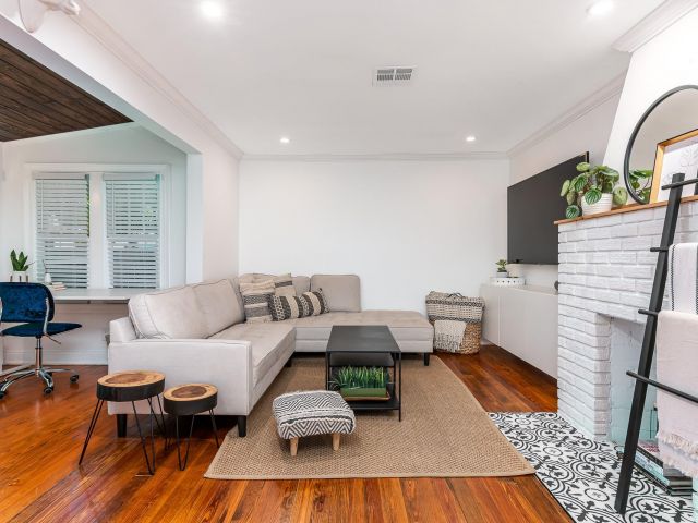 Продажа дома по адресу 713 NE 17th Rd - фото 6280485