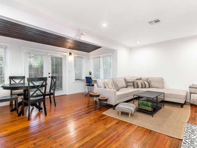 Продажа дома по адресу 713 NE 17th Rd - фото 6280486