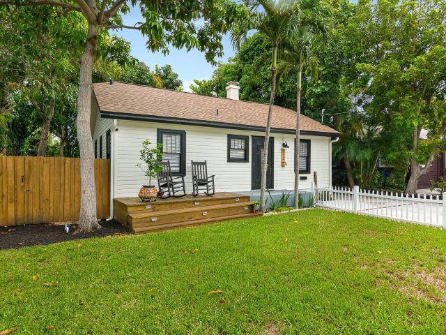 Продажа дома по адресу 713 NE 17th Rd - фото 6280491