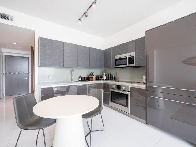 Квартира в аренду номер3805 - фото 6273321