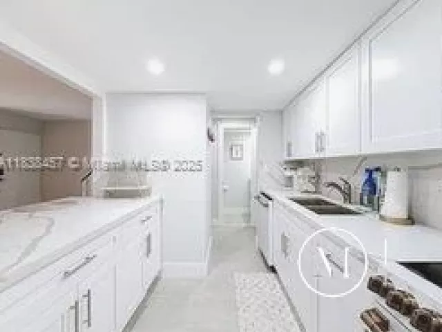 Дом в аренду по адресу 350 Grapetree Dr 405 - фото 6275496