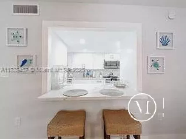 Дом в аренду по адресу 350 Grapetree Dr 405 - фото 6275497