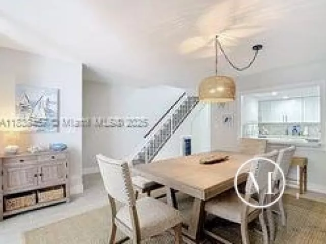 Дом в аренду по адресу 350 Grapetree Dr 405 - фото 6275500