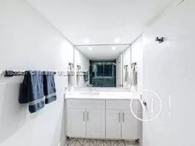 Дом в аренду по адресу 350 Grapetree Dr 405 - фото 6275490