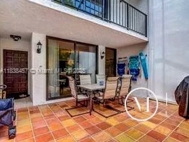 Дом в аренду по адресу 350 Grapetree Dr 405 - фото 6275492