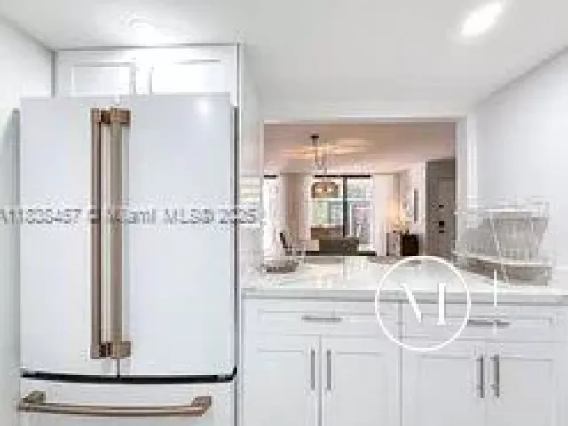 Дом в аренду по адресу 350 Grapetree Dr 405 - фото 6275494