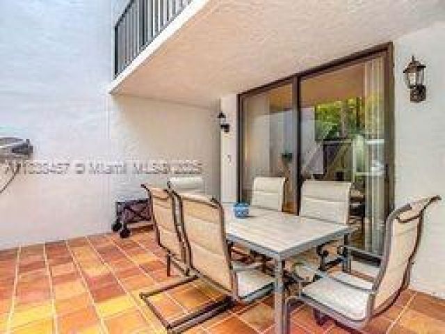 Дом в аренду по адресу 350 Grapetree Dr 405 - фото 6275491