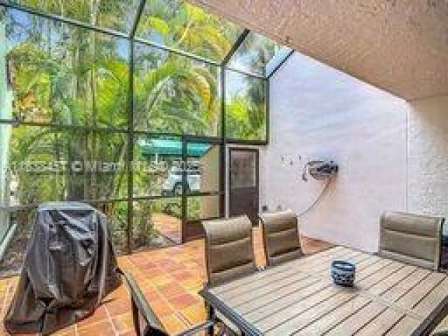 Дом в аренду по адресу 350 Grapetree Dr 405 - фото 6275493