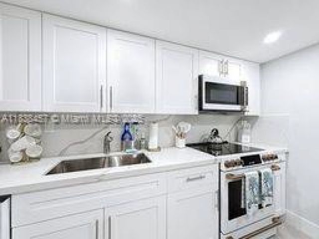 Дом в аренду по адресу 350 Grapetree Dr 405 - фото 6275495