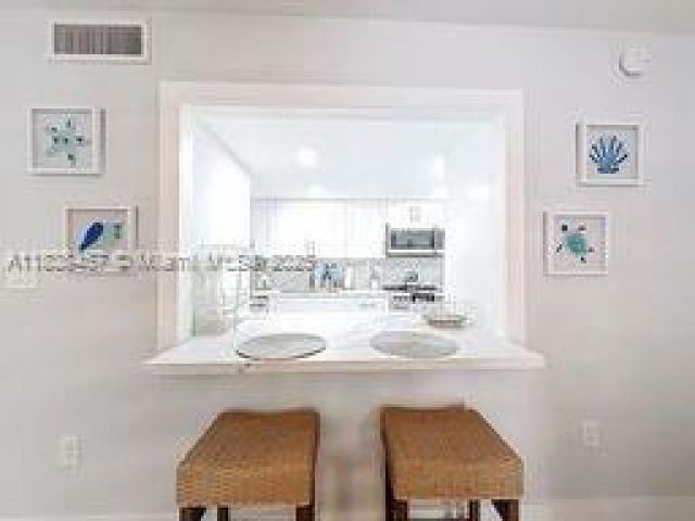 Дом в аренду по адресу 350 Grapetree Dr 405 - фото 6275497