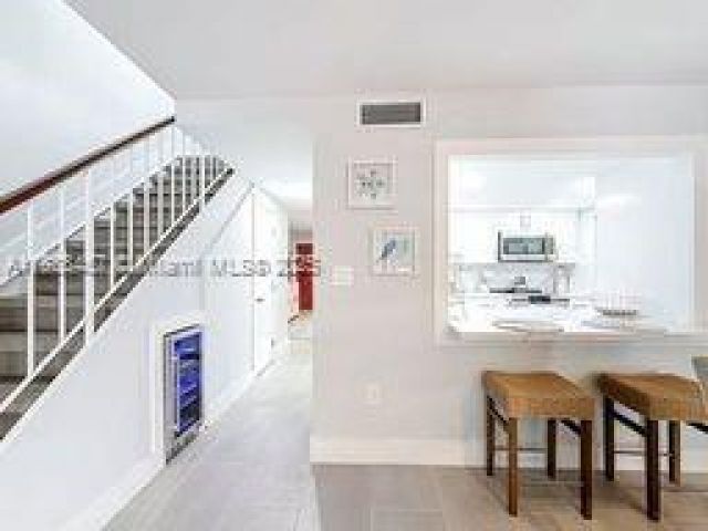 Дом в аренду по адресу 350 Grapetree Dr 405 - фото 6275498