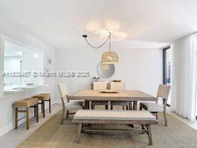 Дом в аренду по адресу 350 Grapetree Dr 405 - фото 6275499