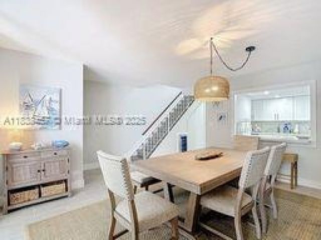 Дом в аренду по адресу 350 Grapetree Dr 405 - фото 6275500