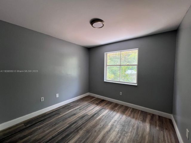 Дом в аренду по адресу 451 NE 136th St I-101 - фото 6289921