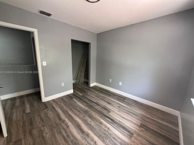 Дом в аренду по адресу 451 NE 136th St I-101 - фото 6289922