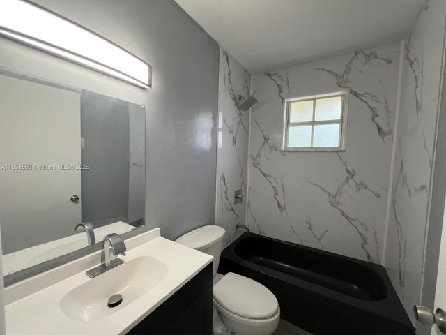 Дом в аренду по адресу 451 NE 136th St I-101 - фото 6289929