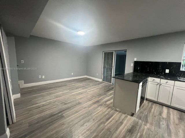 Дом в аренду по адресу 451 NE 136th St I-101 - фото 6289933