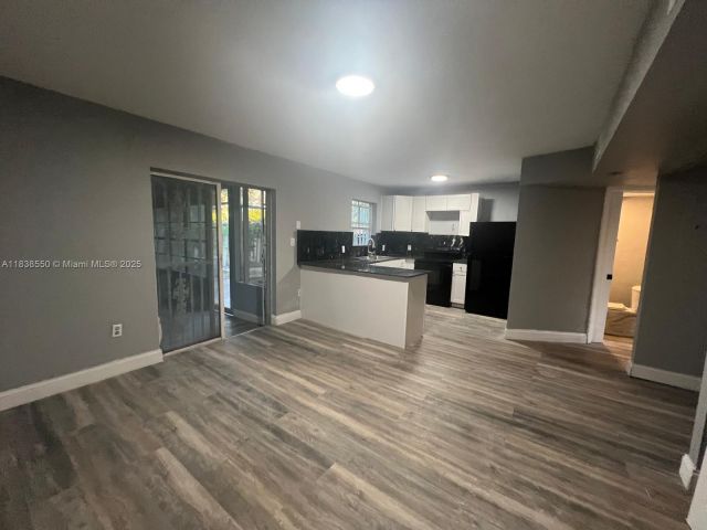 Дом в аренду по адресу 451 NE 136th St I-101 - фото 6289934