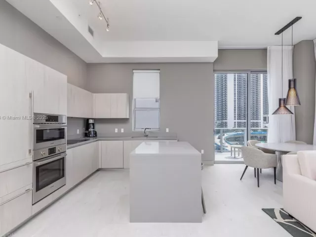 Продажа квартиры #R409 - фото 6277058