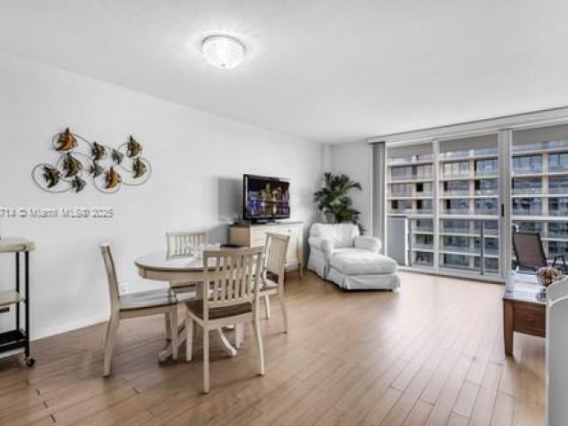 Квартира в аренду номер1006 - фото 6275623