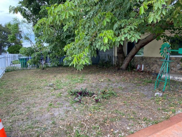 Продажа дома по адресу 1030 NW 30th Ave - фото 6285302