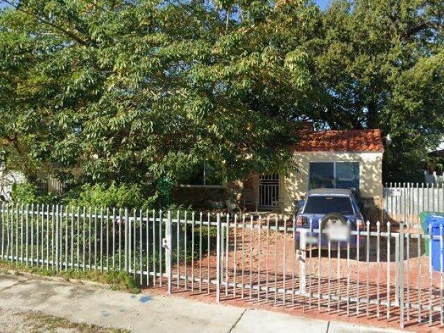 Продажа дома по адресу 1030 NW 30th Ave - фото 6285308