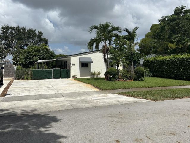 Продажа дома по адресу 1620 N 71st Ter - фото 6274645