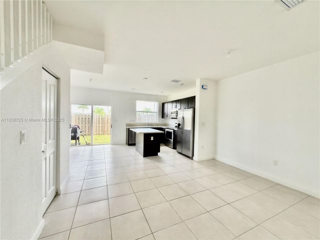 Дом в аренду по адресу 2701 SE 15th St 0 - фото 6285166