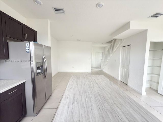 Дом в аренду по адресу 2701 SE 15th St 0 - фото 6285169