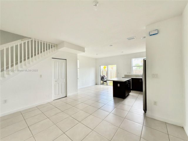 Дом в аренду по адресу 2701 SE 15th St 0 - фото 6285172