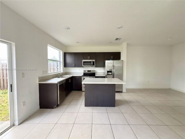 Дом в аренду по адресу 2701 SE 15th St 0 - фото 6285176