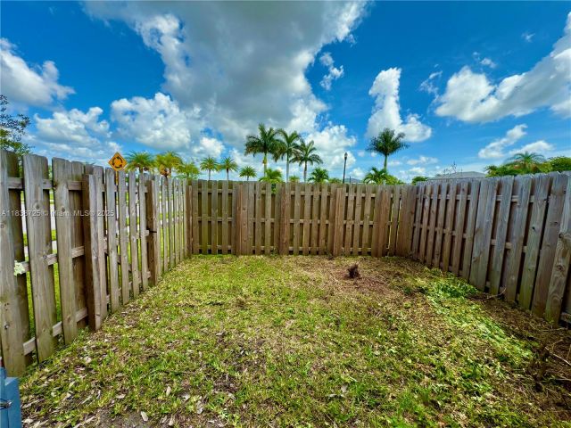 Дом в аренду по адресу 2701 SE 15th St 0 - фото 6285178