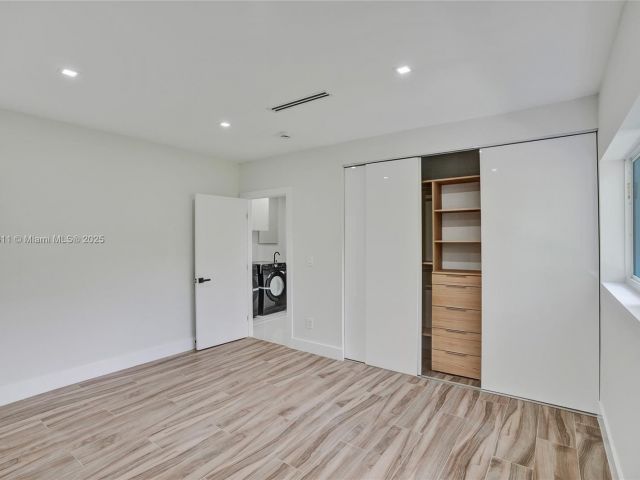 Продажа дома по адресу 1840 NE 199th St - фото 6286280