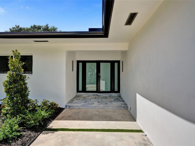 Продажа дома по адресу 1840 NE 199th St - фото 6286296