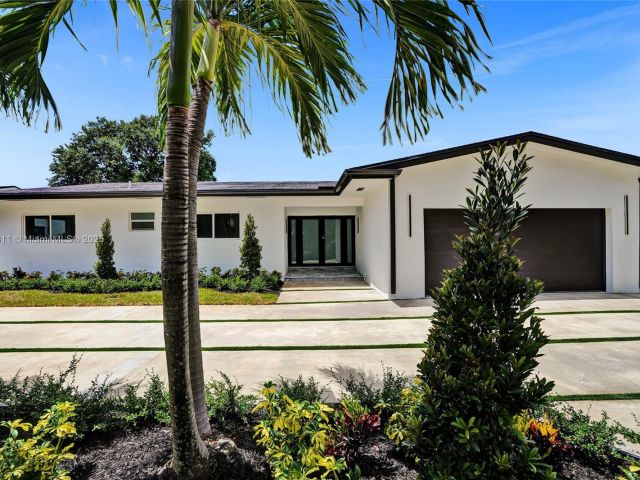 Продажа дома по адресу 1840 NE 199th St - фото 6286297