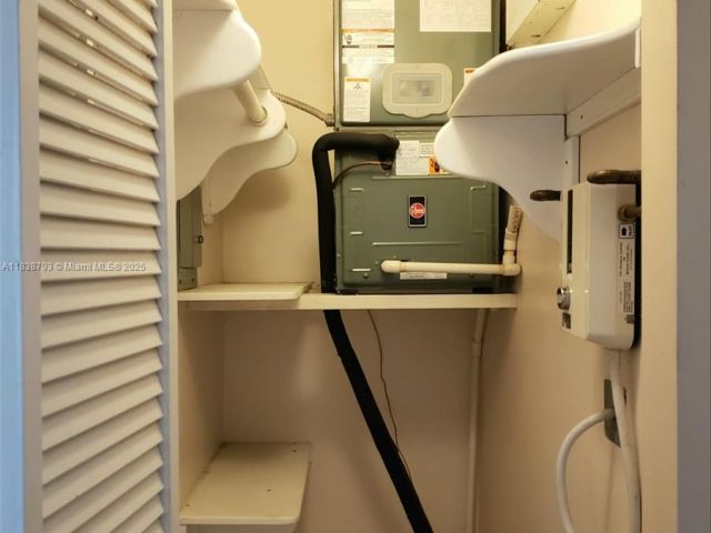 Продажа дома по адресу 3124 Prairie Ave - фото 6275015