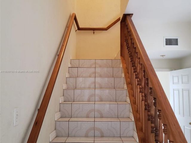 Продажа дома по адресу 3124 Prairie Ave - фото 6275018