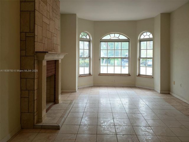 Продажа дома по адресу 3124 Prairie Ave - фото 6275021