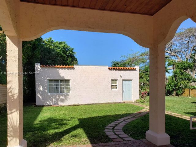 Продажа дома по адресу 3124 Prairie Ave - фото 6275025