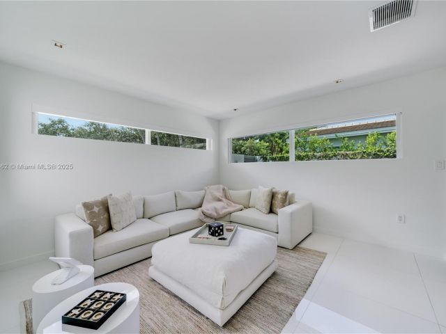 Продажа дома по адресу 475 Woodcrest Rd - фото 6291956