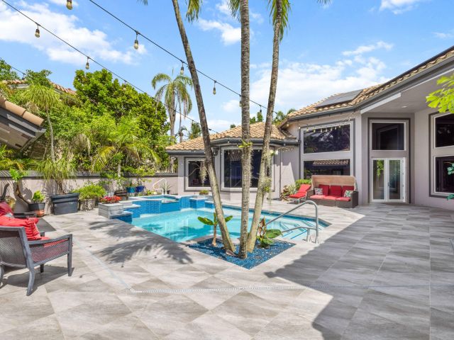 Продажа дома по адресу 6595 NW 32nd Terrace - фото 6277746