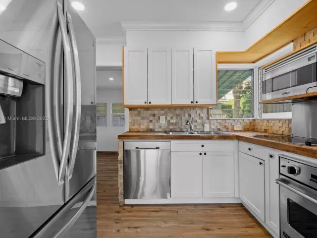 Продажа дома по адресу 738 Fernwood Rd - фото 6286374