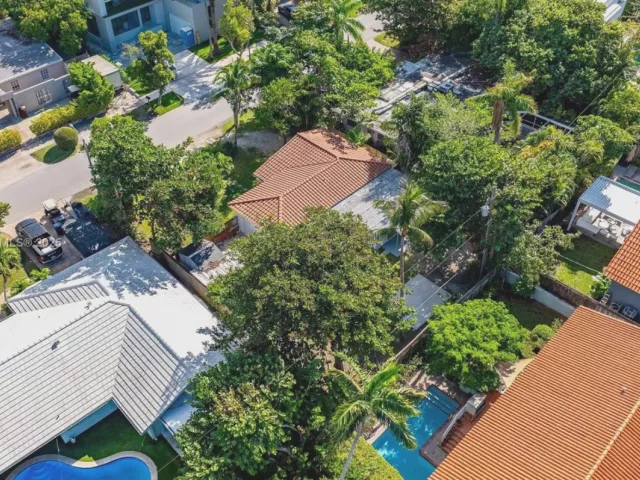 Продажа дома по адресу 738 Fernwood Rd - фото 6286360