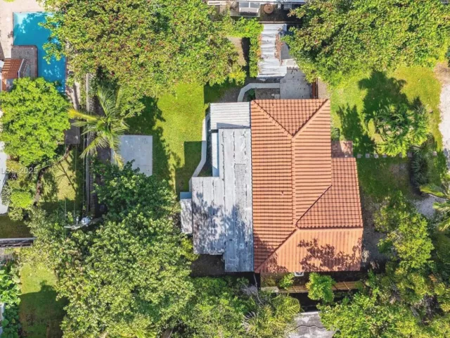 Продажа дома по адресу 738 Fernwood Rd - фото 6286367