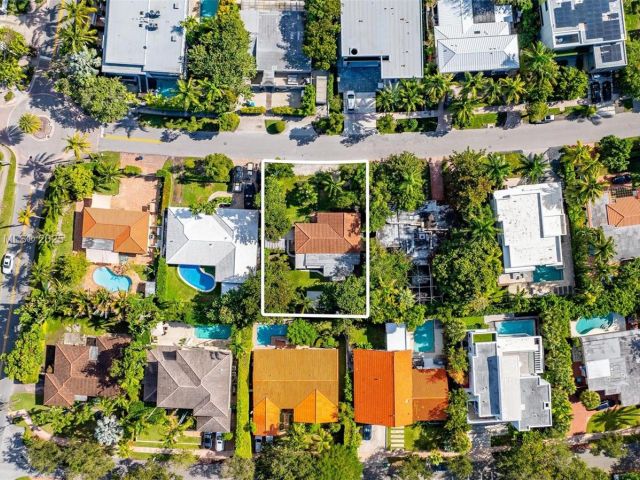 Продажа дома по адресу 738 Fernwood Rd - фото 6286361