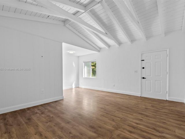 Продажа дома по адресу 738 Fernwood Rd - фото 6286366